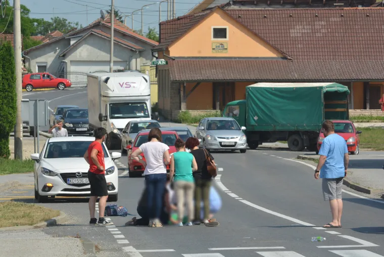 Uznemirujuće fotografije: Mercedesom na pje&scaron;ačkom prijelazu naletio na dječaka