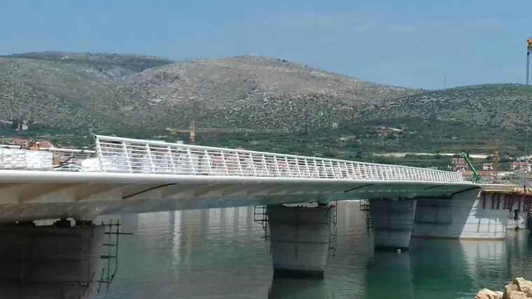 Čiovski most polako poprima zavr&scaron;ni izgled, ali na nekim dijelovima ima jo&scaron; puno posla