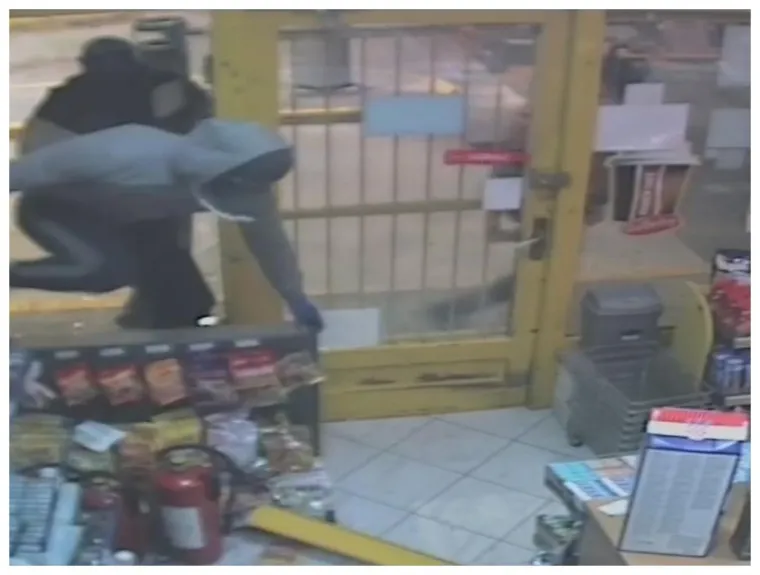 Policija je nad trojcem obavila kriminalističko istraživanje te su ih, uz pripadajuće kaznene prijave, prepratili u pritvor