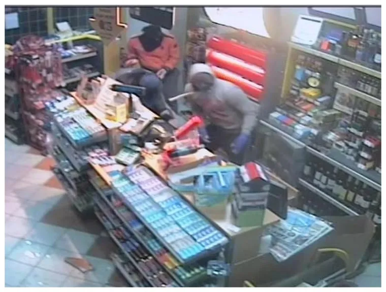 Policija je nad trojcem obavila kriminalističko istraživanje te su ih, uz pripadajuće kaznene prijave, prepratili u pritvor