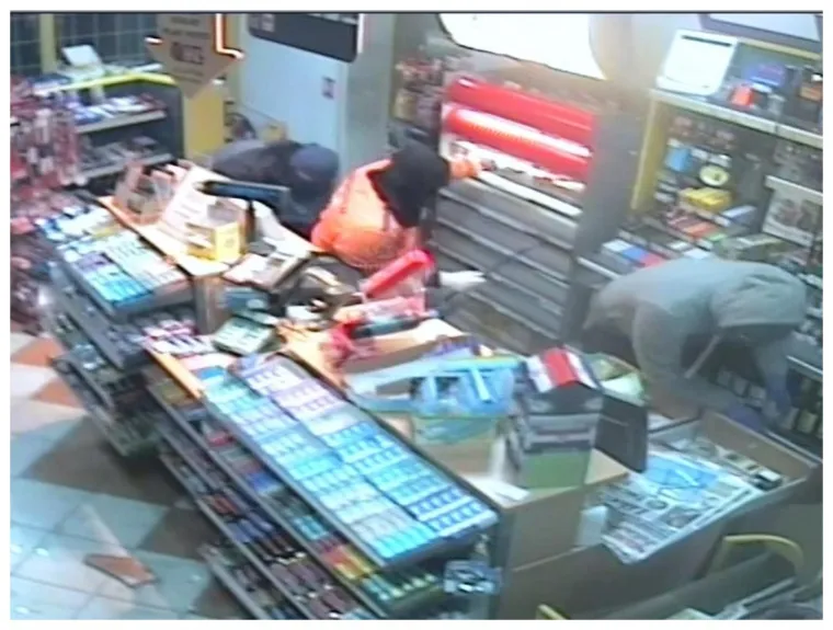 Policija je nad trojcem obavila kriminalističko istraživanje te su ih, uz pripadajuće kaznene prijave, prepratili u pritvor