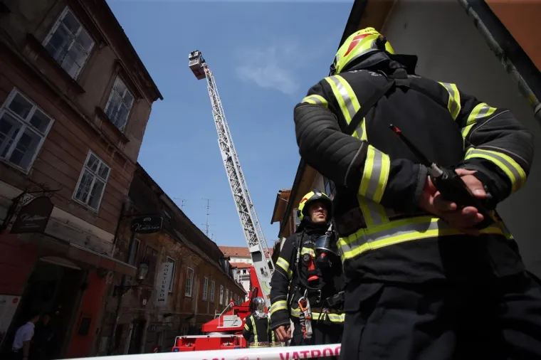 GORJELO U CENTRU ZAGREBA: Vatrogasci hitrom intervencijom stavili požar u Skalinskoj ulici pod kontrolu
