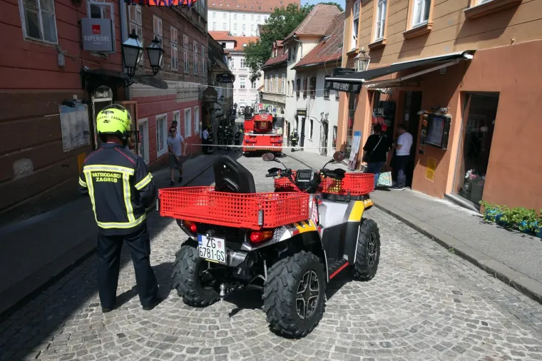 GORJELO U CENTRU ZAGREBA: Vatrogasci hitrom intervencijom stavili požar u Skalinskoj ulici pod kontrolu