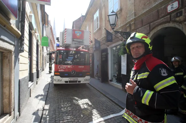 GORJELO U CENTRU ZAGREBA: Vatrogasci hitrom intervencijom stavili požar u Skalinskoj ulici pod kontrolu