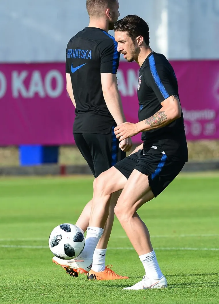 VATRENI ODRADILI POPODNEVNI TRENING: Ćorluka trenirao bez problema