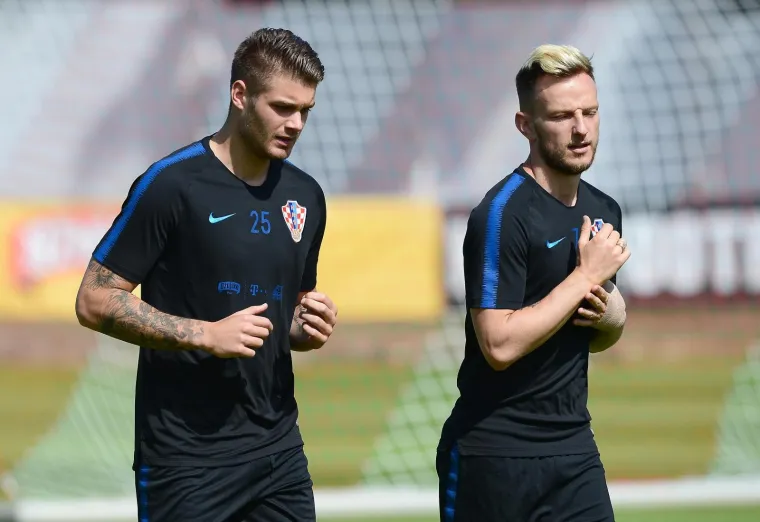 VATRENI NASTAVILI TRENIRATI U ŽESTOKOM RITMU: Pjaca, Mandžo i dru&scaron;tvo pozorno slu&scaron;ali Dalićeve upute