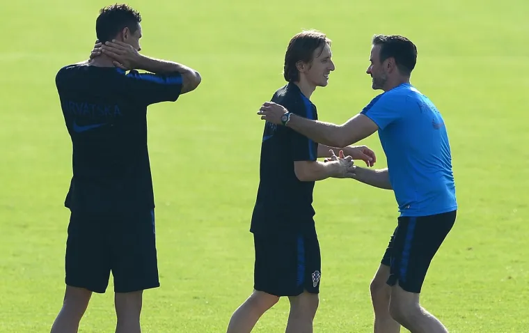 IZBORNIK DALIĆ KONAČNO DOČEKAO I SVOG KAPETANA: Modrić stigao u Rovinj