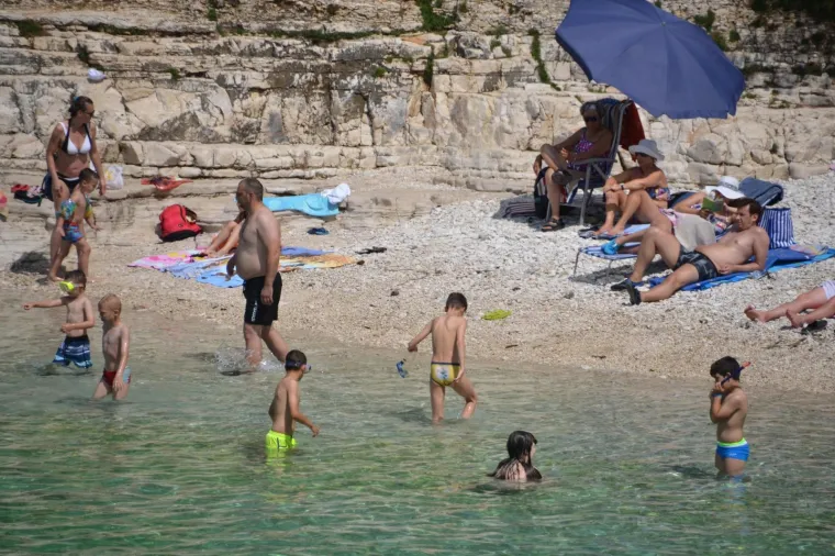 Visoke temperature natjerale su mnoge da potraže osvježenje