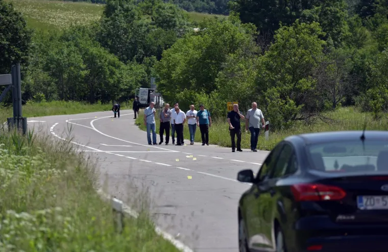 Policijski očevid nad kobijem u kojem je policija sinoć zatekla 29 stranih državljana