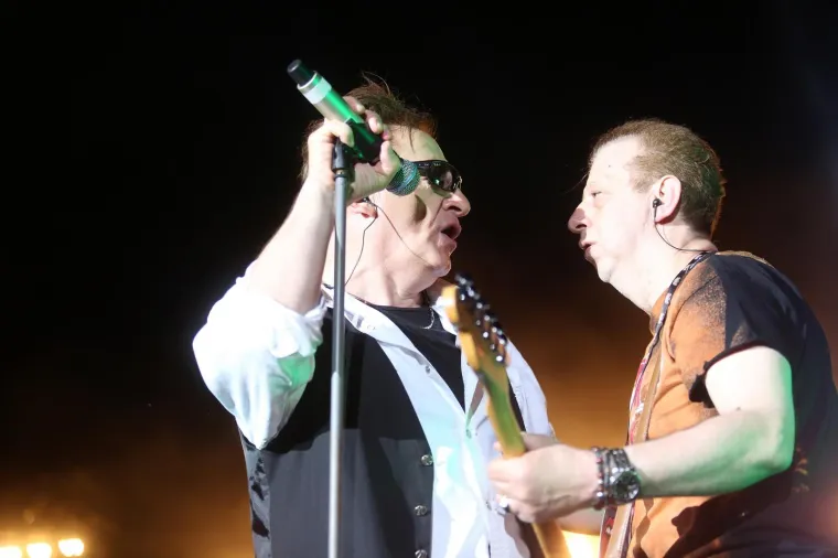 Prljavo kazali&scaron;te proslavilo je 40 godina djelovanja spektakularnim koncertom na prepunom stadionu u Kranjčevićevoj.