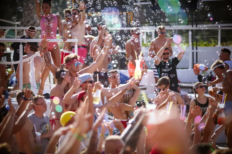 KRENULO JE: Otvorena sezona raskala&scaron;enih partija na Zrću, evo kako je pro&scaron;ao prvi tulum