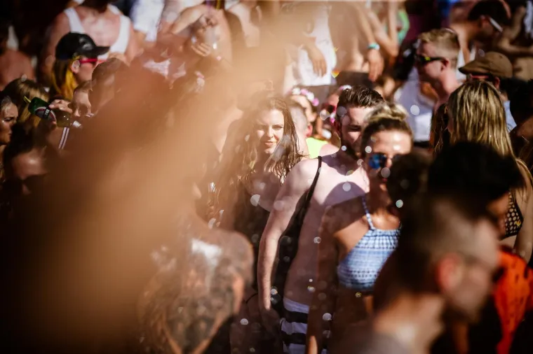 KRENULO JE: Otvorena sezona raskala&scaron;enih partija na Zrću, evo kako je pro&scaron;ao prvi tulum