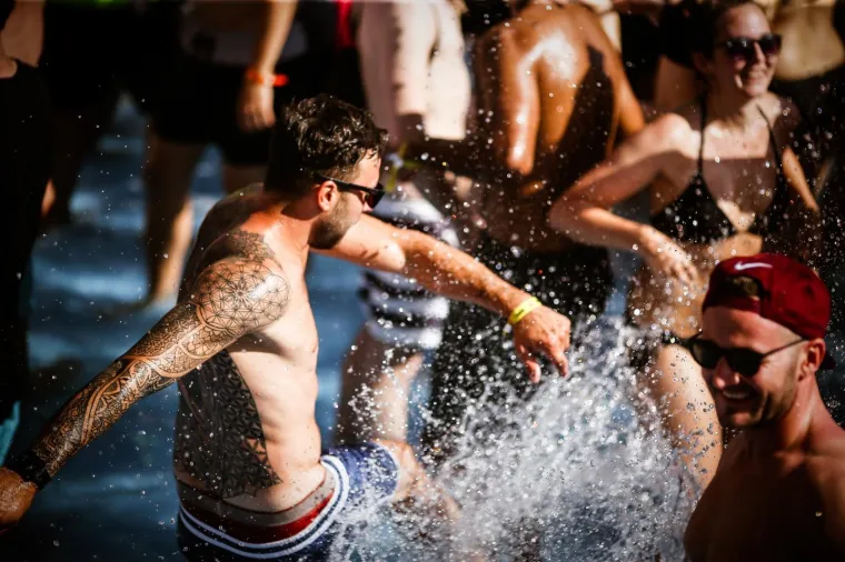 KRENULO JE: Otvorena sezona raskala&scaron;enih partija na Zrću, evo kako je pro&scaron;ao prvi tulum