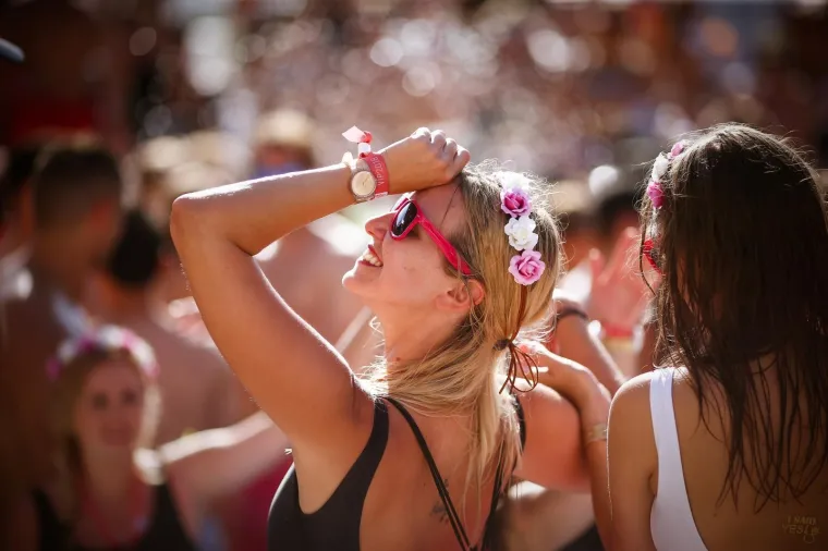 KRENULO JE: Otvorena sezona raskala&scaron;enih partija na Zrću, evo kako je pro&scaron;ao prvi tulum