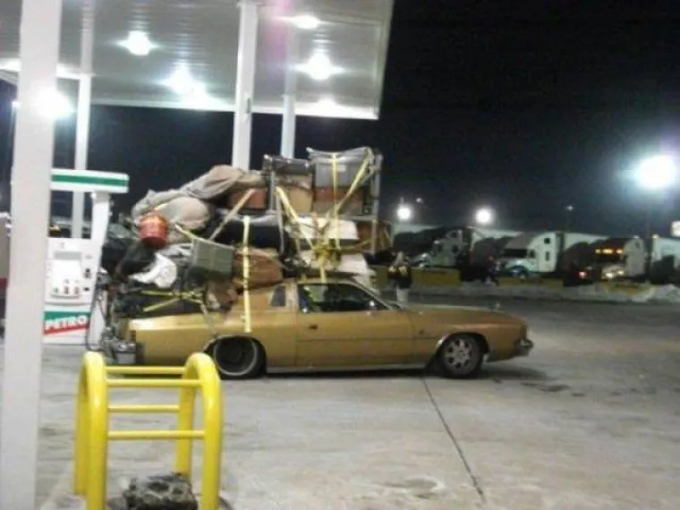 KOLIKO &Scaron;KRTI MORAJU BITI ZA OVAKVE PODVIGE?! Natrpali aute svim i svačim kako ne bi morali plaćati prijevoz, ali ba&scaron; svim i svačim