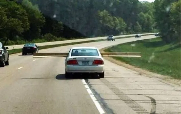 KOLIKO &Scaron;KRTI MORAJU BITI ZA OVAKVE PODVIGE?! Natrpali aute svim i svačim kako ne bi morali plaćati prijevoz, ali ba&scaron; svim i svačim