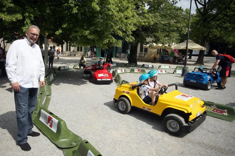 U Maksimiru održana MUP-ova akcija 'Biciklirajmo: sigurno i zajedno'