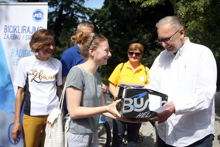 U Maksimiru održana MUP-ova akcija 'Biciklirajmo: sigurno i zajedno'