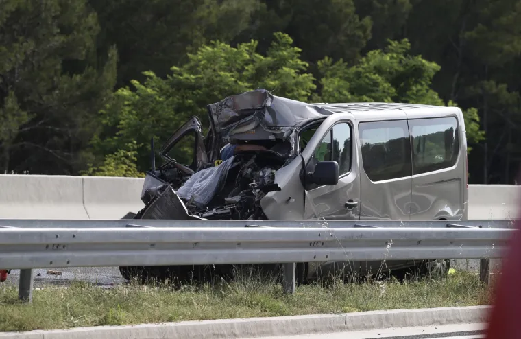 Te&scaron;ka nesreća kod Dugopolja: u sudaru teretnog vozila i kombija poginula jedna osoba