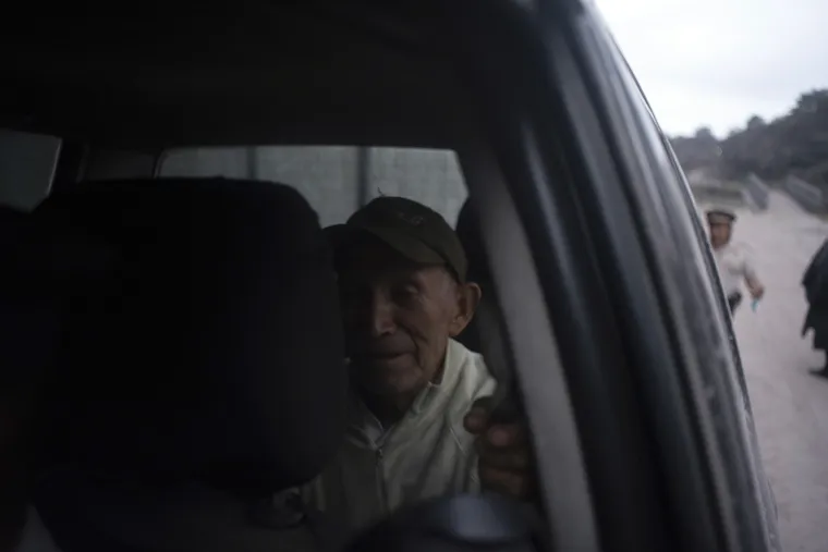 Probudio se vulkan Fuego: lava teče ulicama, najmanje 25 mrtvih