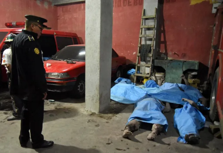 UZNEMIRUJUĆI PRIZORI: Najmanje 25 poginulih u erupciji vulkana, užarena rijeka lave gutala sve pred sobom