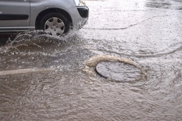 FOTOGALERIJA: Snažno nevrijeme napravilo poplavu u Puli