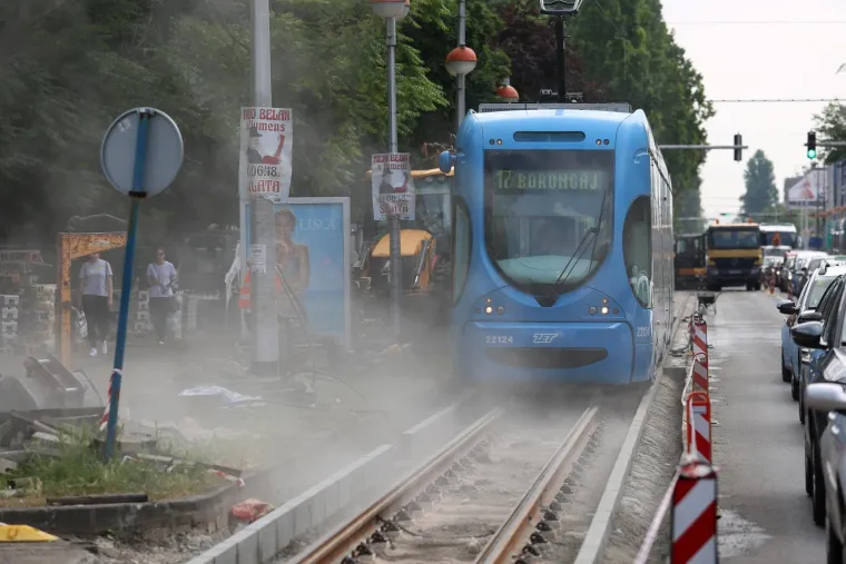 ZAGREPČANI NA RUBU ŽIVACA: Zbog radova na Savskoj cesti svakodnevno se stvaraju ogromne gužve