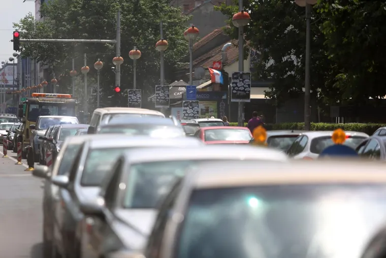 ZAGREPČANI NA RUBU ŽIVACA: Zbog radova na Savskoj cesti svakodnevno se stvaraju ogromne gužve