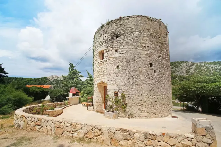 Novi turistički hit: iznajmljuje se 250 godina stara kula u Hrvatskoj