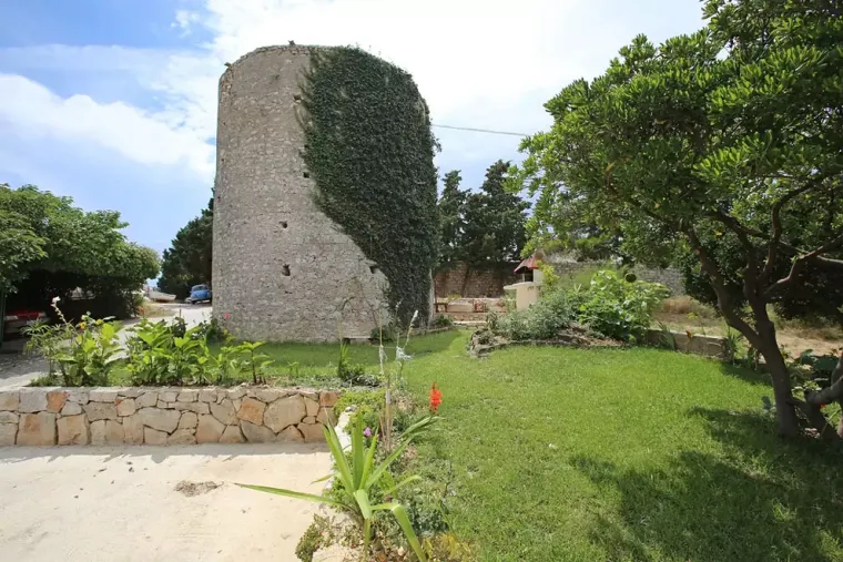 Novi turistički hit: iznajmljuje se 250 godina stara kula u Hrvatskoj