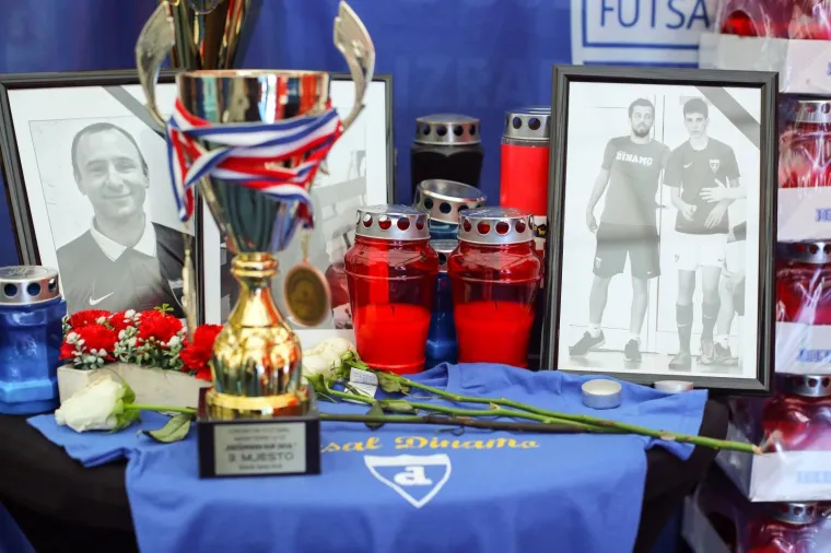 KOMEMORACIJA TRAGIČNO PREMINULIMA CAPARU I KADRNKI: Junaci Futsal Dinama nikad neće biti zaboravljeni