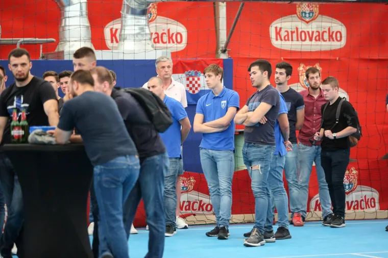 KOMEMORACIJA TRAGIČNO PREMINULIMA CAPARU I KADRNKI: Junaci Futsal Dinama nikad neće biti zaboravljeni