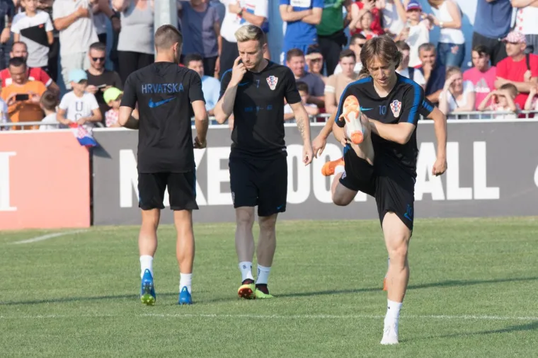 Vatreni odradili trening, a s prepune tribine ih bodrili kao da su već na Svjetskom prvenstvu