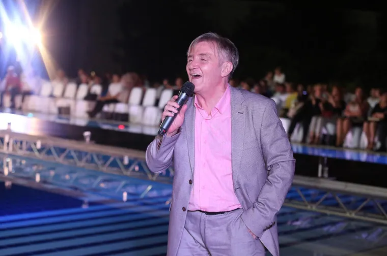 LIJEPA ENI ŠUKUNDA PREDALA KRUNU: Nova Miss hrvatske dijaspore je zanosna Tihana Babij iz Beča