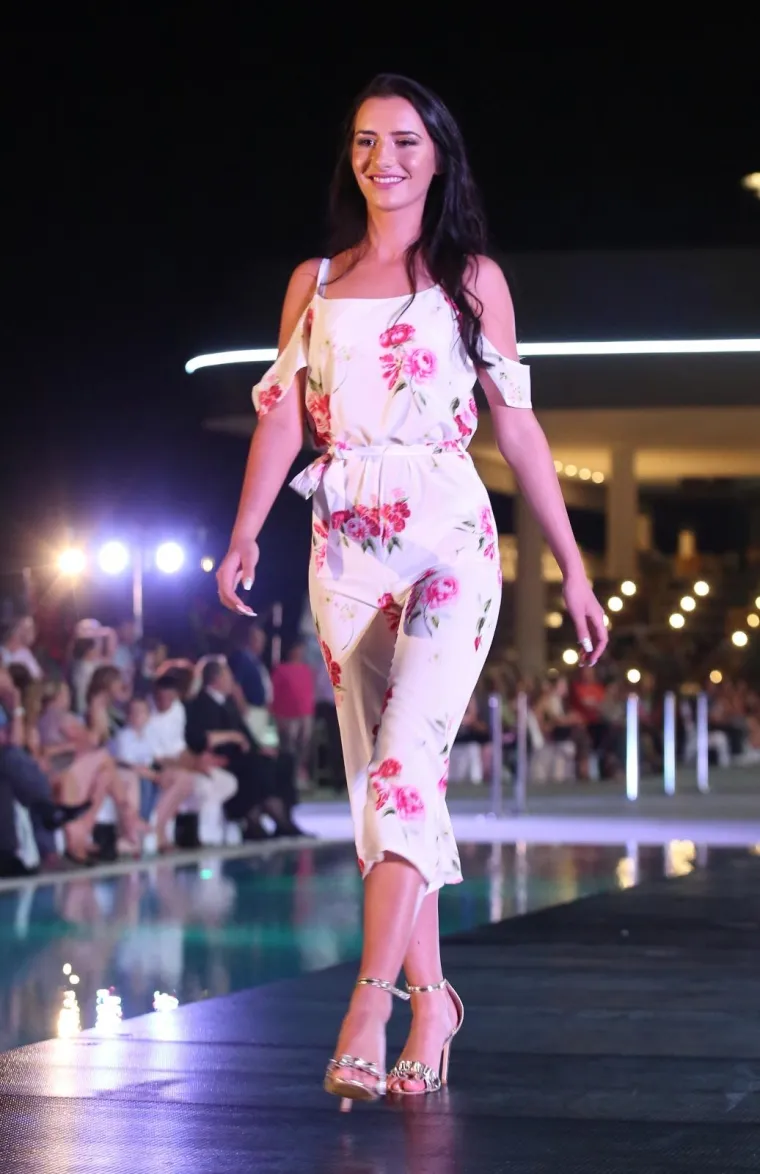 LIJEPA ENI &Scaron;UKUNDA PREDALA KRUNU: Nova Miss hrvatske dijaspore je zanosna Tihana Babij iz Beča