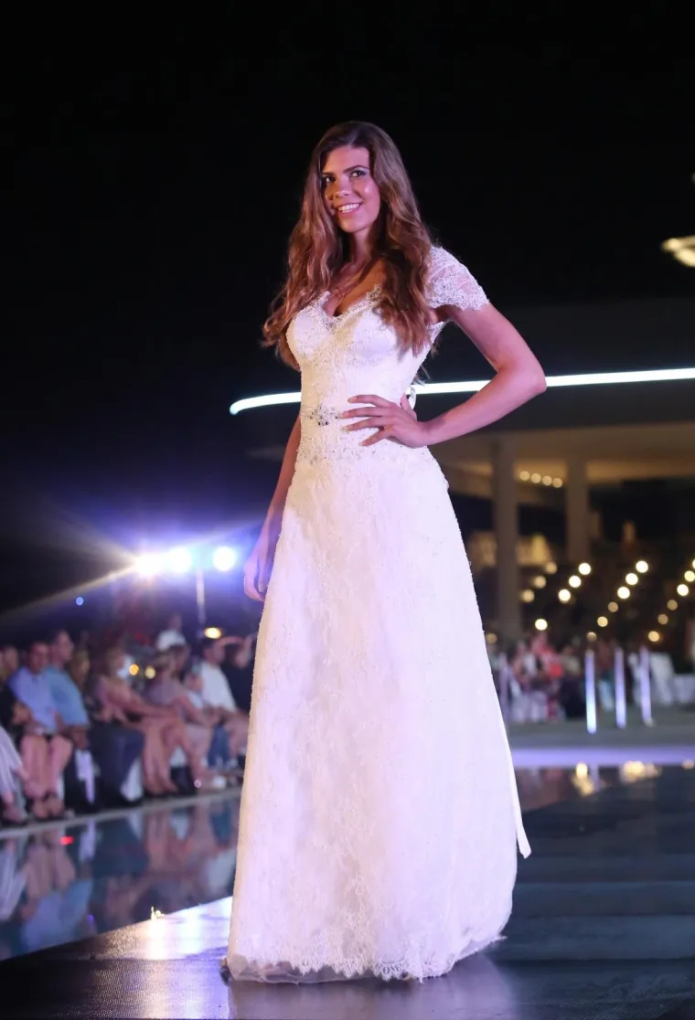 LIJEPA ENI &Scaron;UKUNDA PREDALA KRUNU: Nova Miss hrvatske dijaspore je zanosna Tihana Babij iz Beča