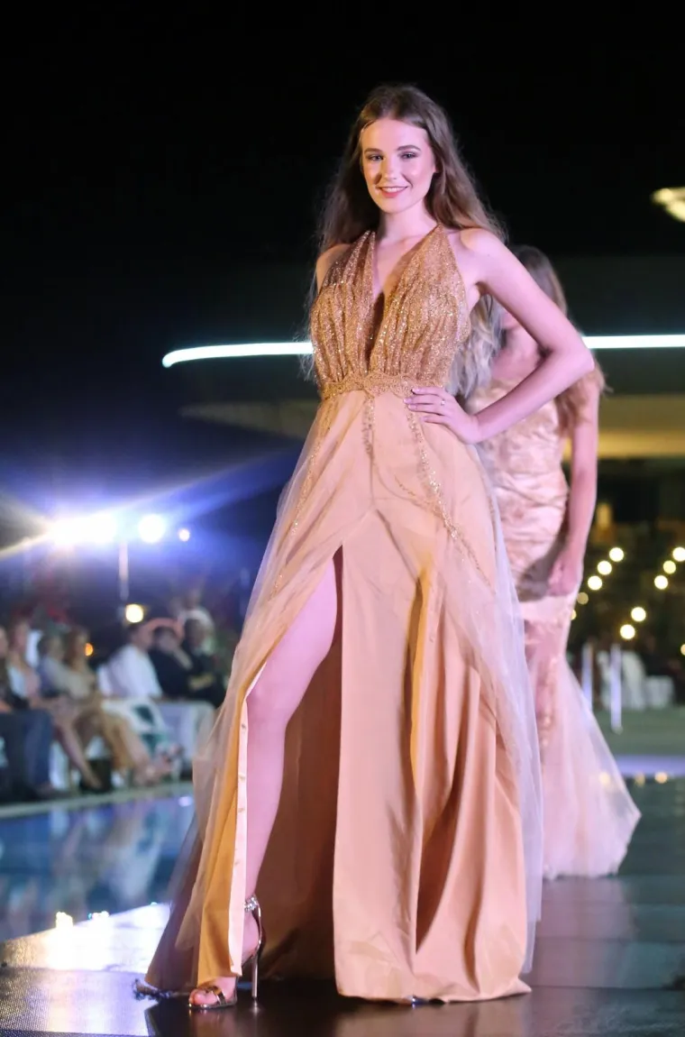 LIJEPA ENI &Scaron;UKUNDA PREDALA KRUNU: Nova Miss hrvatske dijaspore je zanosna Tihana Babij iz Beča