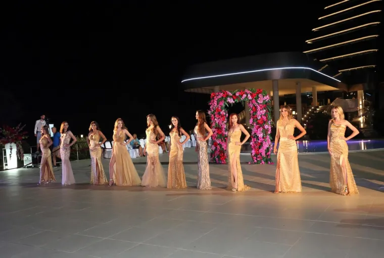 LIJEPA ENI &Scaron;UKUNDA PREDALA KRUNU: Nova Miss hrvatske dijaspore je zanosna Tihana Babij iz Beča