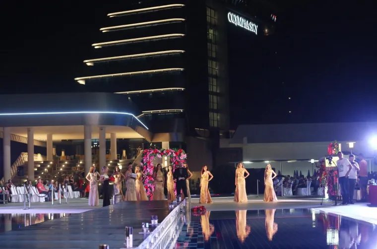 LIJEPA ENI &Scaron;UKUNDA PREDALA KRUNU: Nova Miss hrvatske dijaspore je zanosna Tihana Babij iz Beča