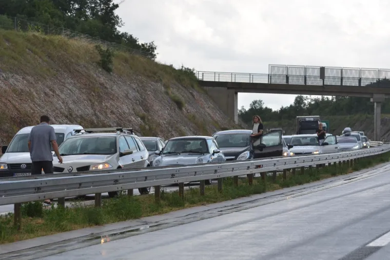 BIBLIJSKI POTOP U ISTRI: Blokiran Istarski ipsilon, vozila zapela u vodi i blatu