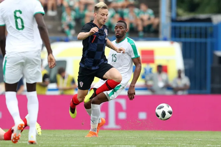 GRADSKI VRT UŽIVA U SPEKTAKLU: Kroz fotografije se uživite u ono &scaron;to se događa na utakmici Hrvatska - Senegal