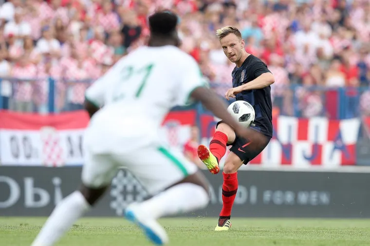 GRADSKI VRT UŽIVA U SPEKTAKLU: Kroz fotografije se uživite u ono &scaron;to se događa na utakmici Hrvatska - Senegal