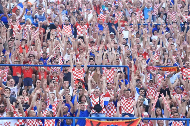 GRADSKI VRT UŽIVA U SPEKTAKLU: Kroz fotografije se uživite u ono &scaron;to se događa na utakmici Hrvatska - Senegal