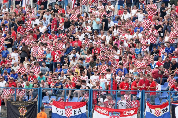 GRADSKI VRT UŽIVA U SPEKTAKLU: Kroz fotografije se uživite u ono &scaron;to se događa na utakmici Hrvatska - Senegal