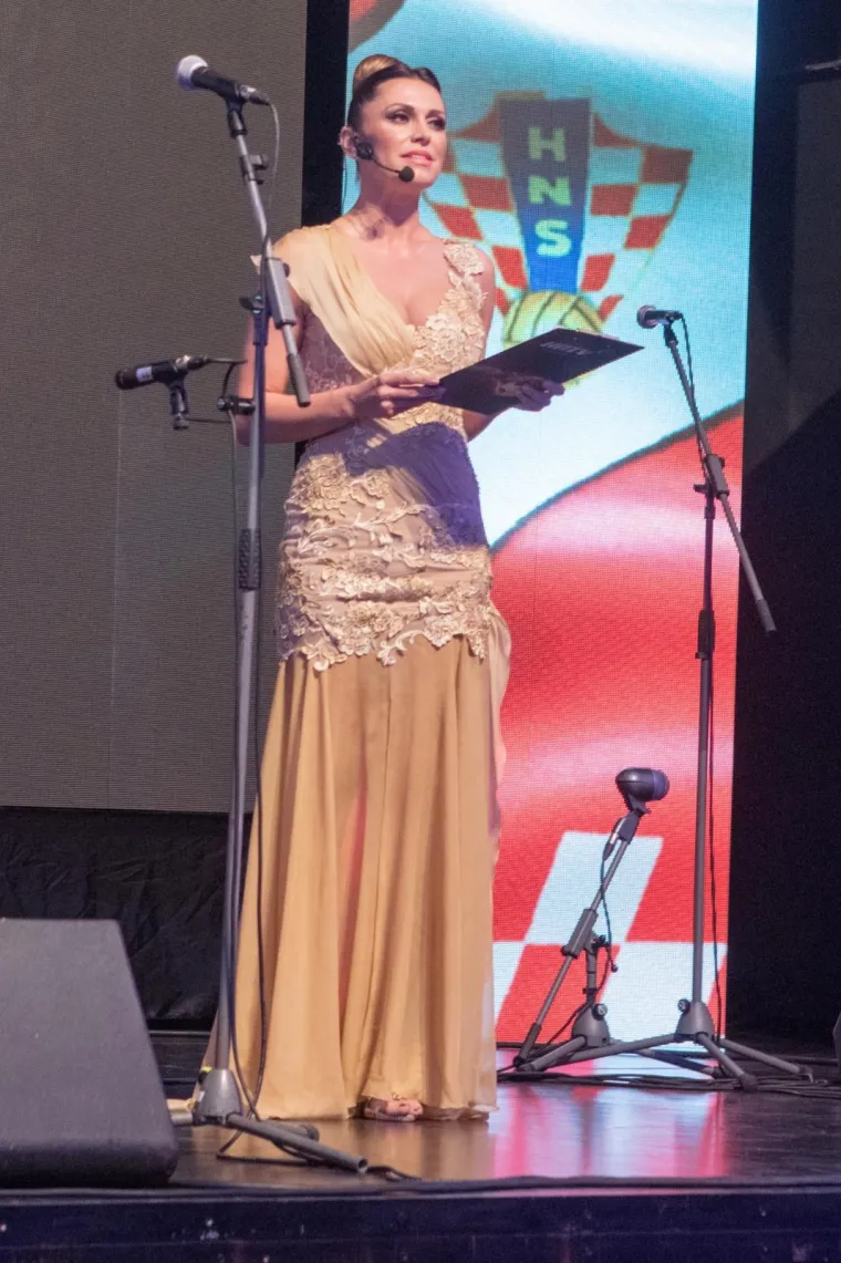 Na prvoj dodjeli Trofeja HNS-a Luka Modrić izabran za najboljeg hrvatskog nogometa&scaron;a