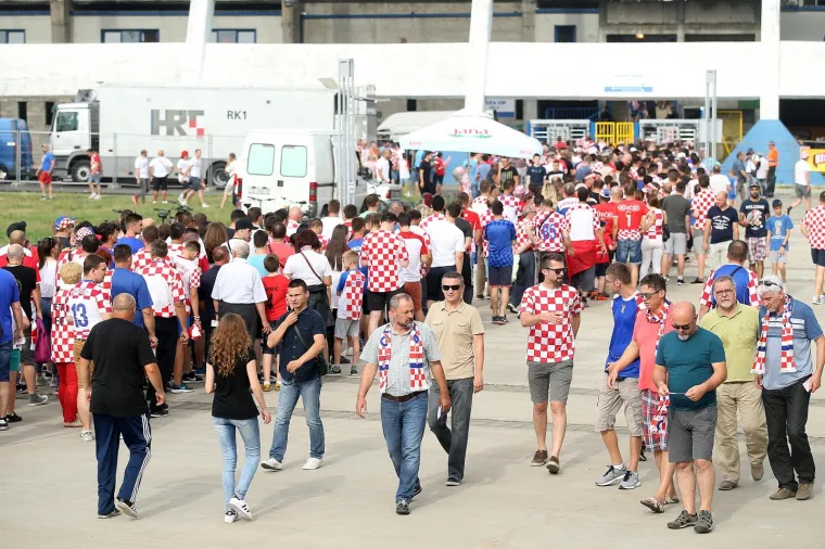 16 tisuća navijača u Osijeku na utakmici Hrvatska - Senegal