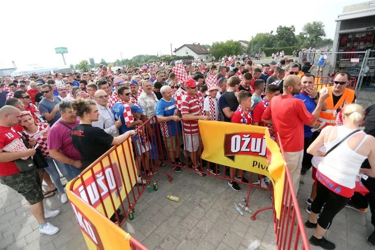 16 tisuća navijača u Osijeku na utakmici Hrvatska - Senegal