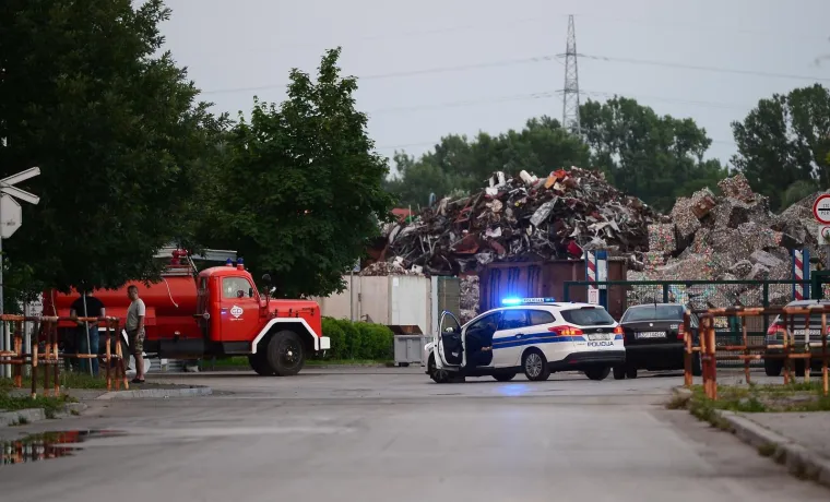 BUKNUO POŽAR NA ZAPADU ZAGREBA: Gori C.I.O.S., vatrogasci na terenu