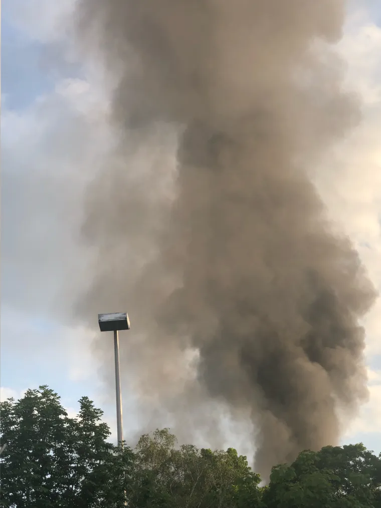 VELIKI POŽAR U ZAGREBU: Gusti dim se nadvio nad grad, vatrogasci iza&scaron;li na teren