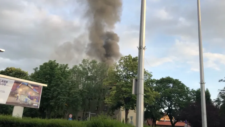 VELIKI POŽAR U ZAGREBU: Gusti dim se nadvio nad grad, vatrogasci iza&scaron;li na teren